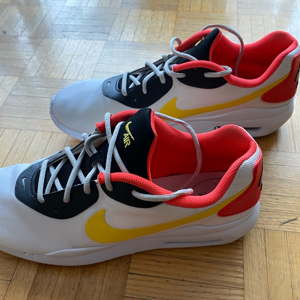 Nike Air Max Oketo - Picture 2 of 4